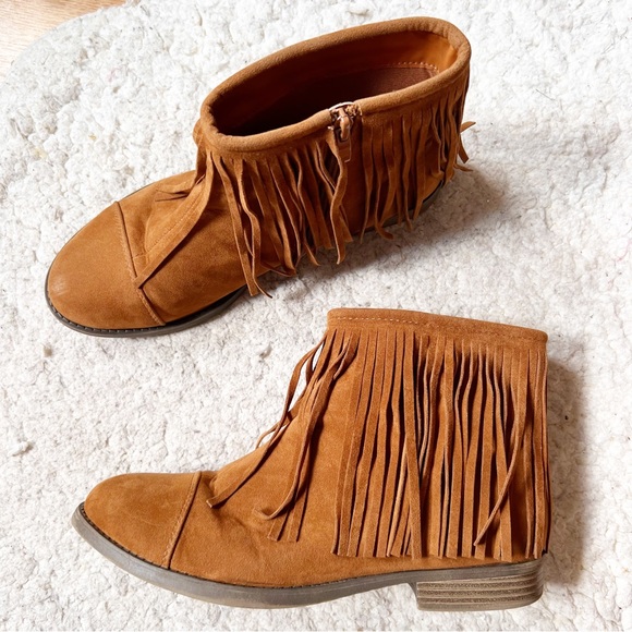 Kali Shoes - Kali: Classic Cognac Brown Faux Suede Fringe Booties Size 10